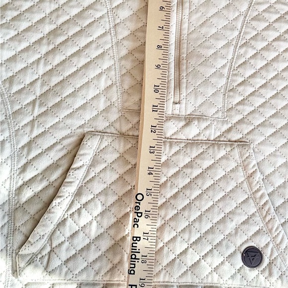 Quilted Half-Zip Pullover Sweatshirt - Cream - Picture 10 of 10